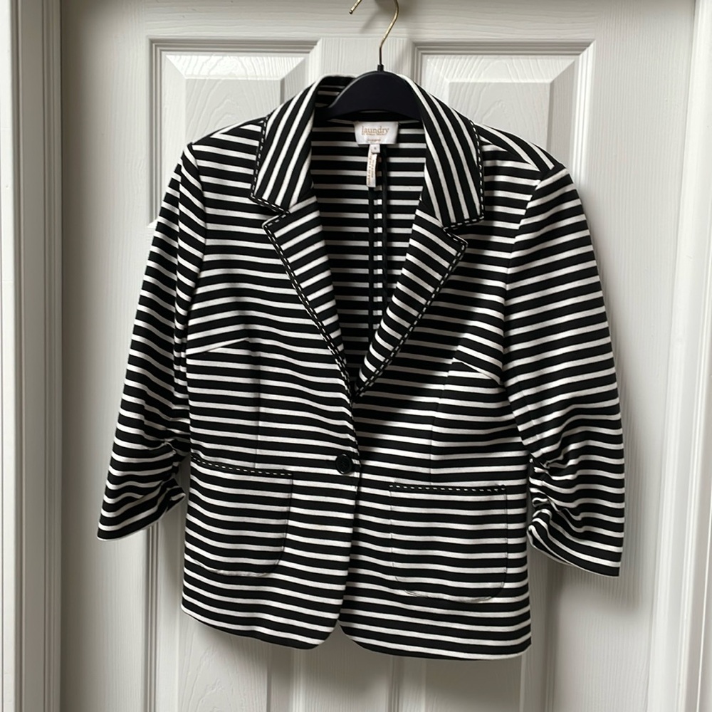 Laundry blazer by Shelli Segal